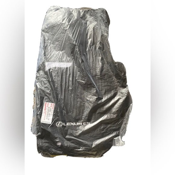 New 2022 Lexus ES 250 AWD OEM black Carpet Floor Mats . PART PT926-33210-20 - Picture 1 of 5